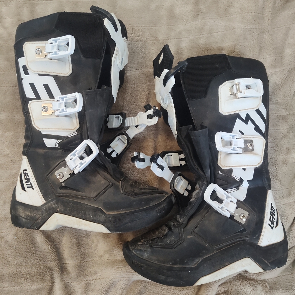 Leatt Boys Riding Set - Picture 5 of 6